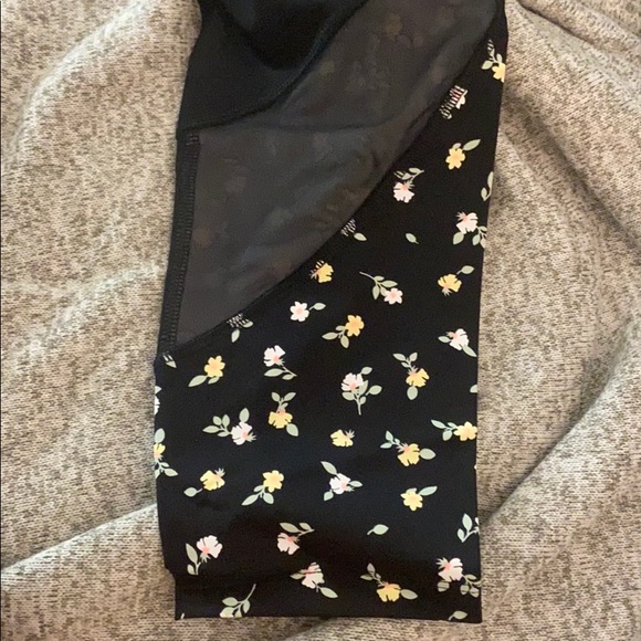 Flower print Pink Leggings - Picture 2 of 4